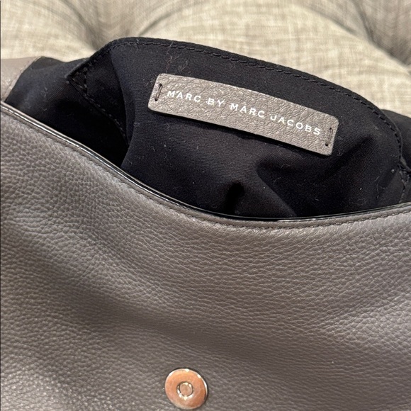 Marc Jacobs Bag Gray Pebbled Leather Crossbody Messenger Bag - Picture 12 of 17